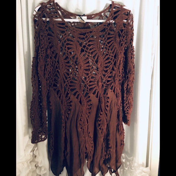 Monroe & Main Tops - NWT Brown crochet shirt with cool hemline.